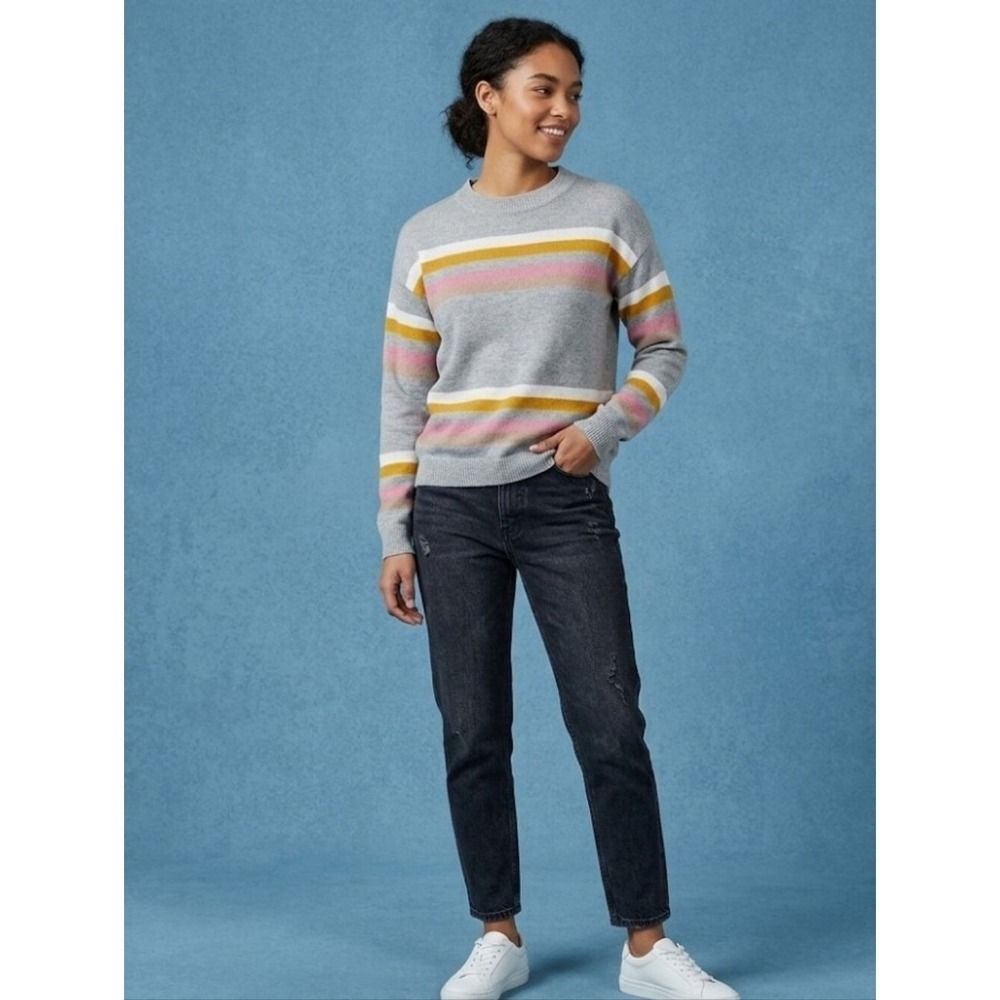 Andree by Unit Grey Stripe Crewneck Pullover Sweater Medium